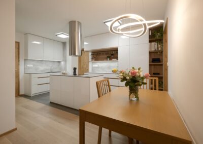 Pracovní deska kompaktní laminát a originální bezúchytkový systém