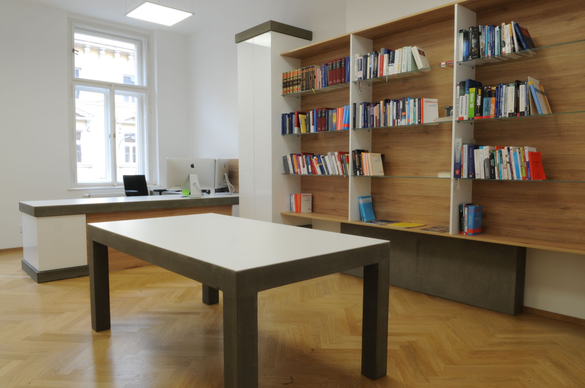 1. luxusní kancelář