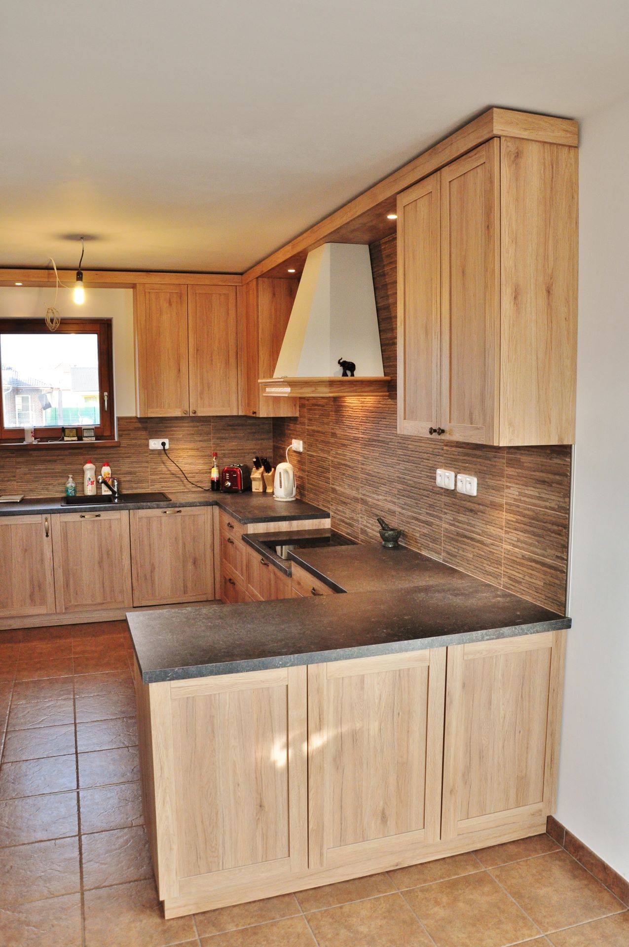 1. rustikalni kuchyn