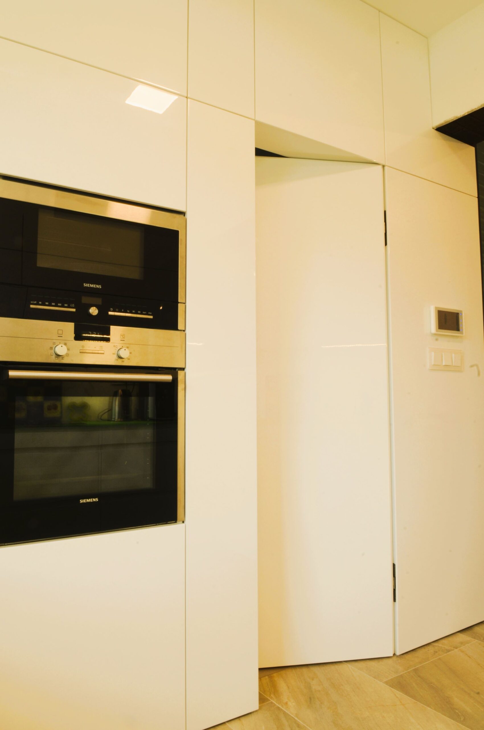 12.lakované bezfalcové dveře