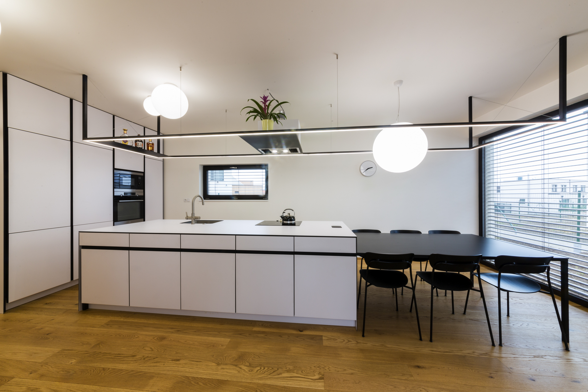 2. kuchyň z kompaktního laminátu