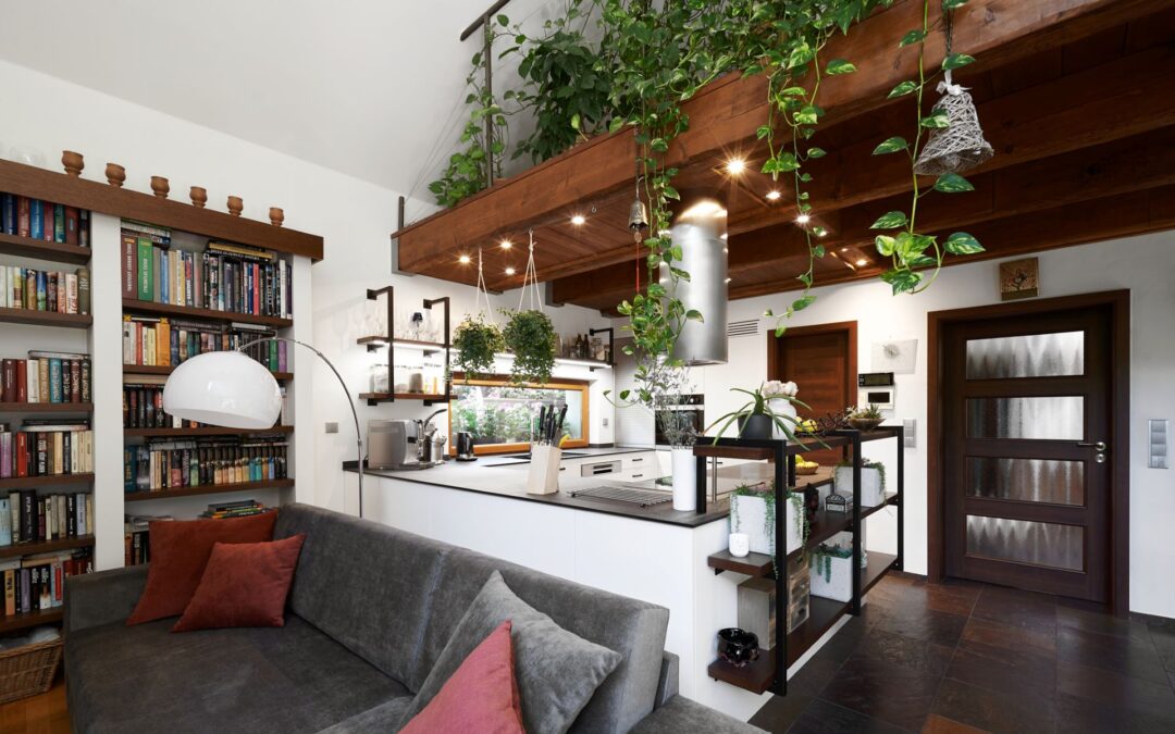 Klasická kuchyň a kovové police vyráběné na zakázku